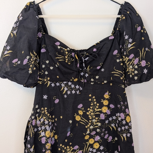 NWT Steve Madden - Violeta Black Floral Puff Sleeve Dress - Picture 2 of 5